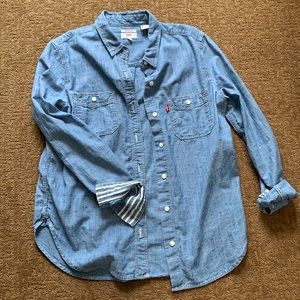 Levi’s button up denim shirt